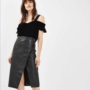 Black Off-the-shoulder Velvet Top